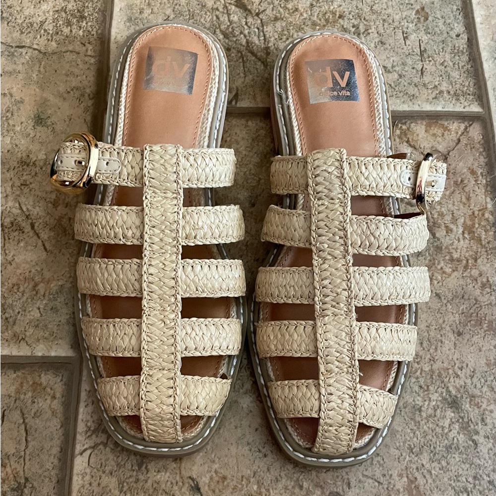 NWOT Dolce Vita Falcun Raffia Buckle Mules sz 9